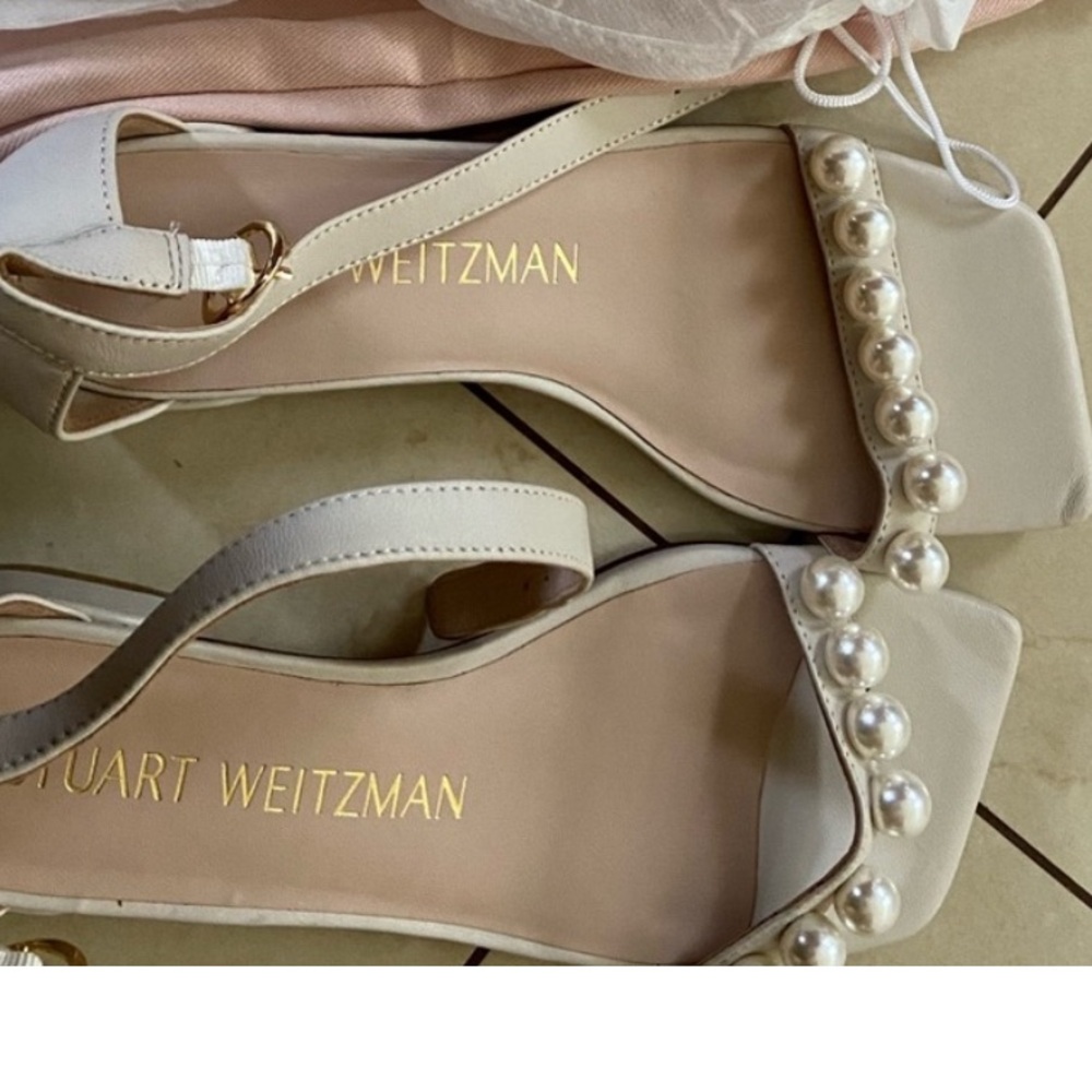 Stuart Weitzman Pearl-Embellished Sandals size7